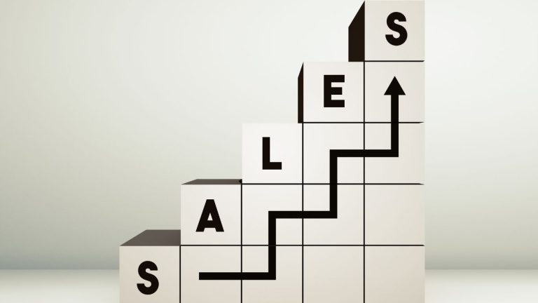 Why Your Sales Team Is Not Closing Deals and How Sales Training Fixes It